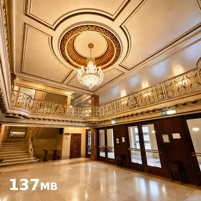 Vídeo 360 del vestíbulo principal del Teatro Campoamor de Oviedo (137 MB).