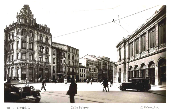 Vista de la calle Pelayo con el Teatro Campoamor, entre 1930 y 1934.